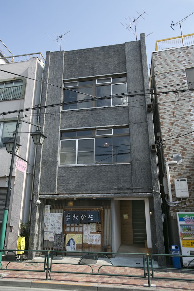 Yawp! Backpackers - Hostel 1/28