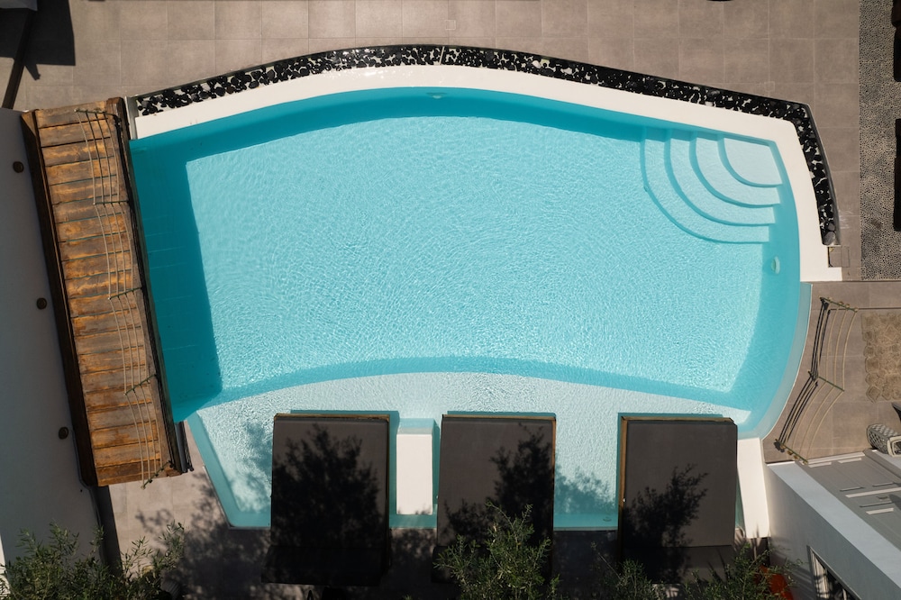 The Museum Project Oia 49/69