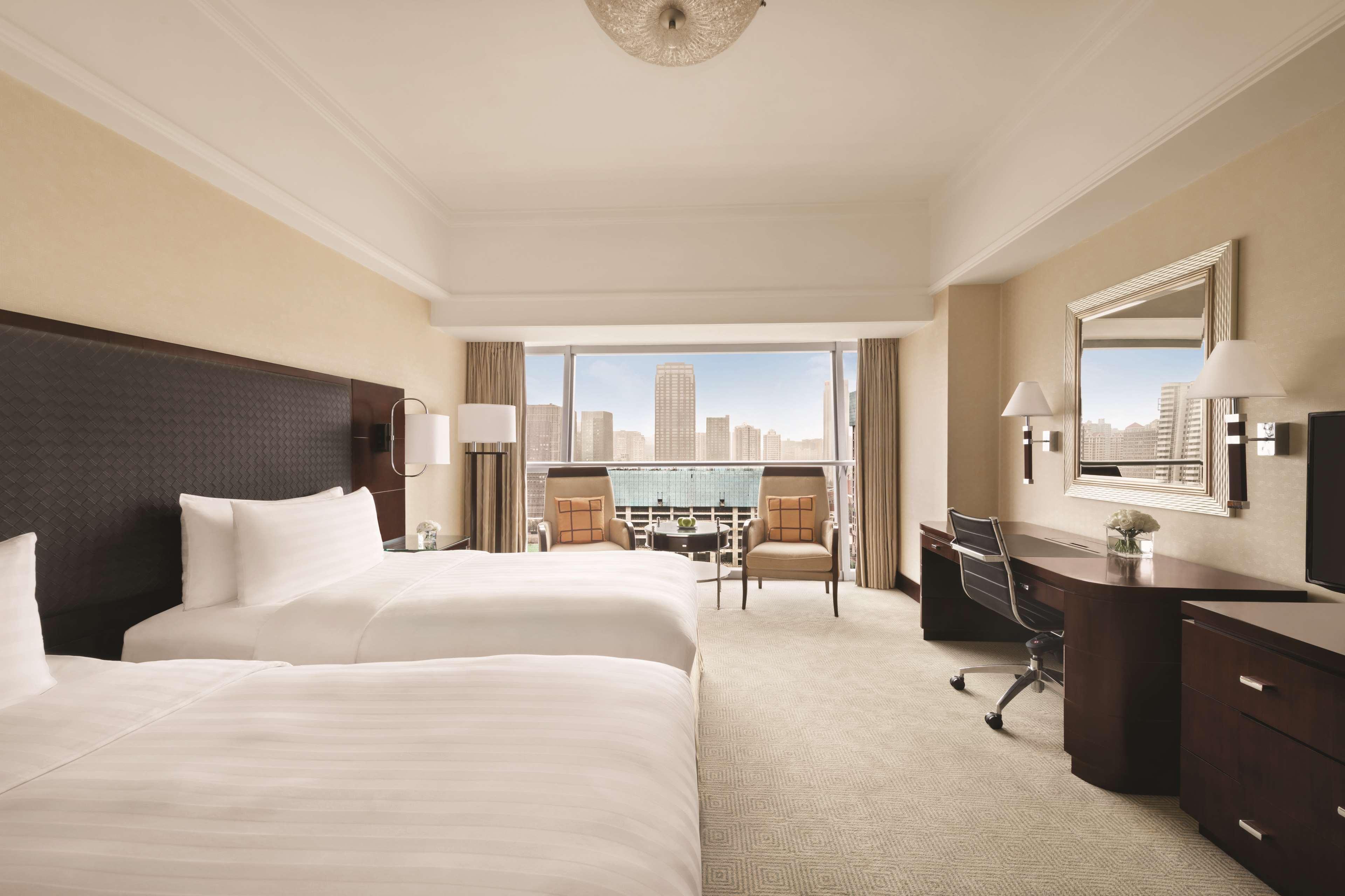 City, Deluxe, Twin Beds