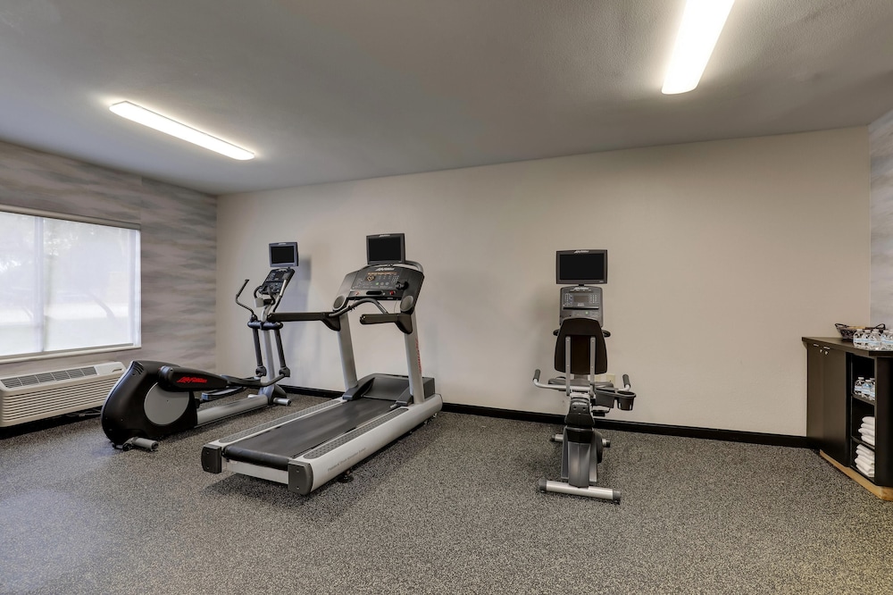 Best Western Plus Las Colinas Inn & Suites 33/58