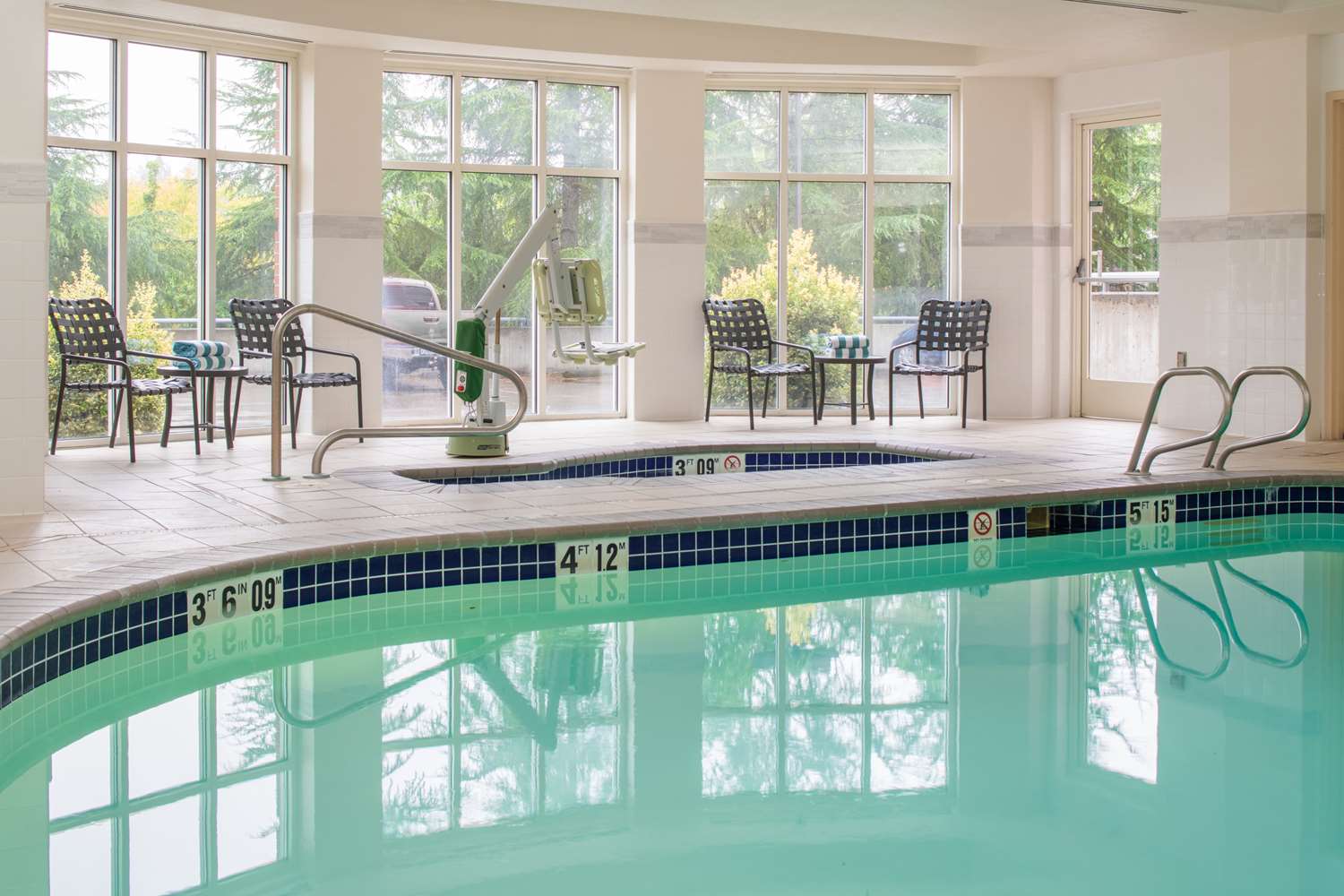 swimming pool spa