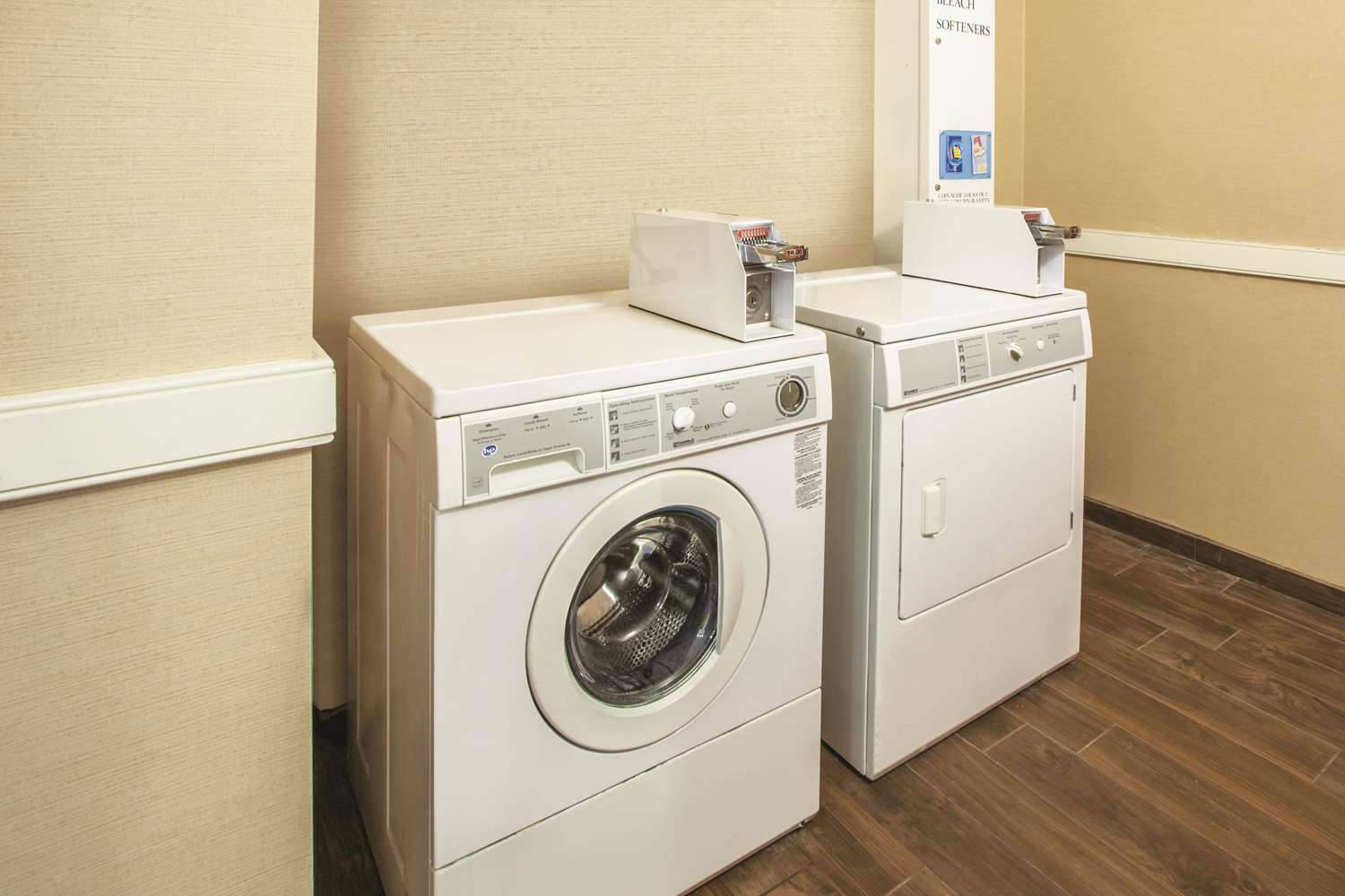 La Quinta Inn & Suites by Wyndham Mechanicsburg - Harrisburg 11/46