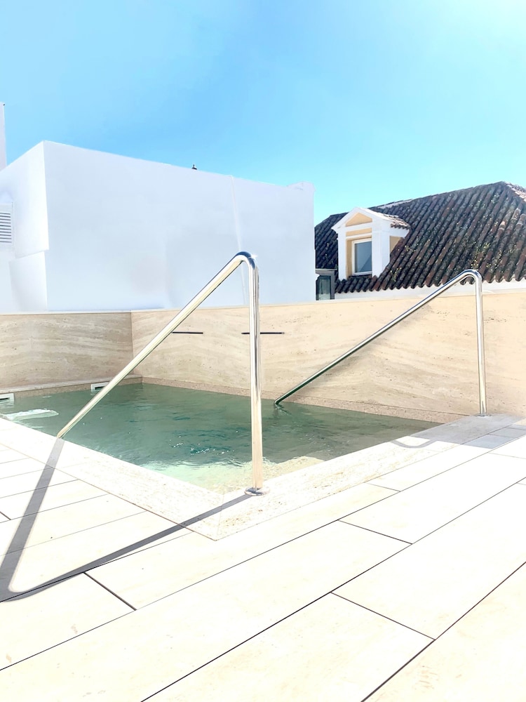 Amadeus Hotel Sevilla 53/87