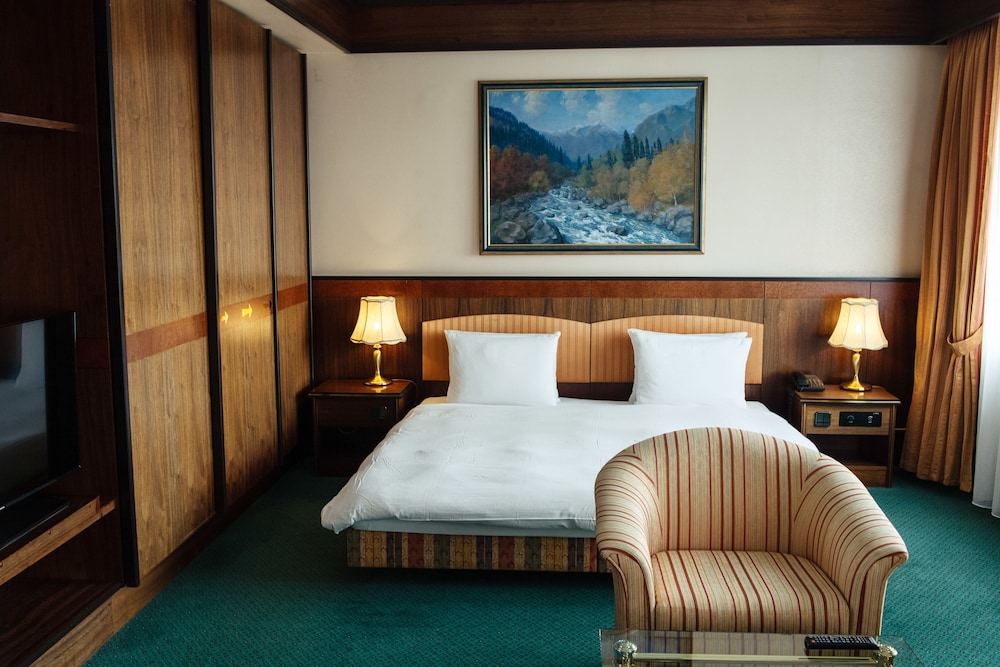 PRESIDENTIAL, SUITE
