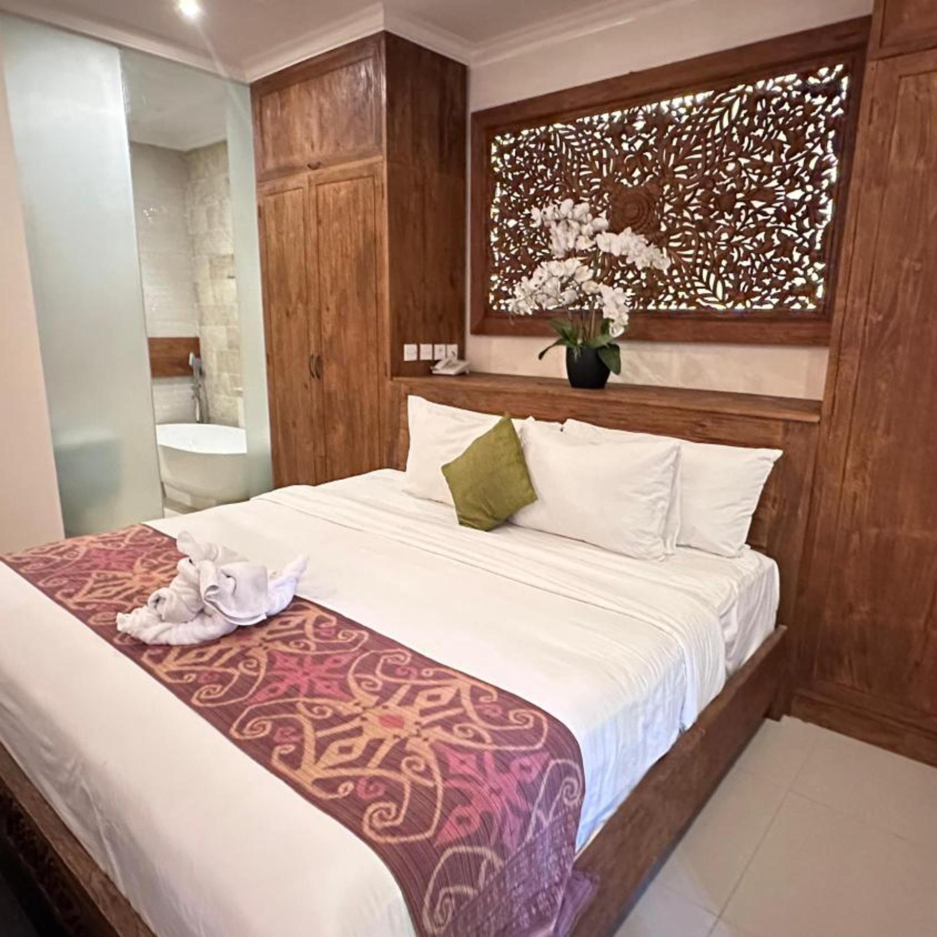 Executive, Suite