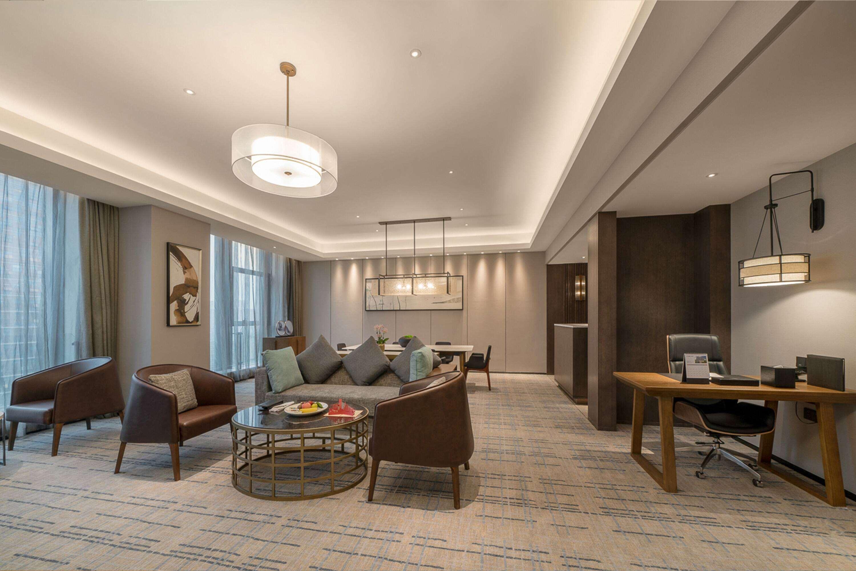 Howard Johnson by Wyndham Downtown Hotel Chongqing 30/50