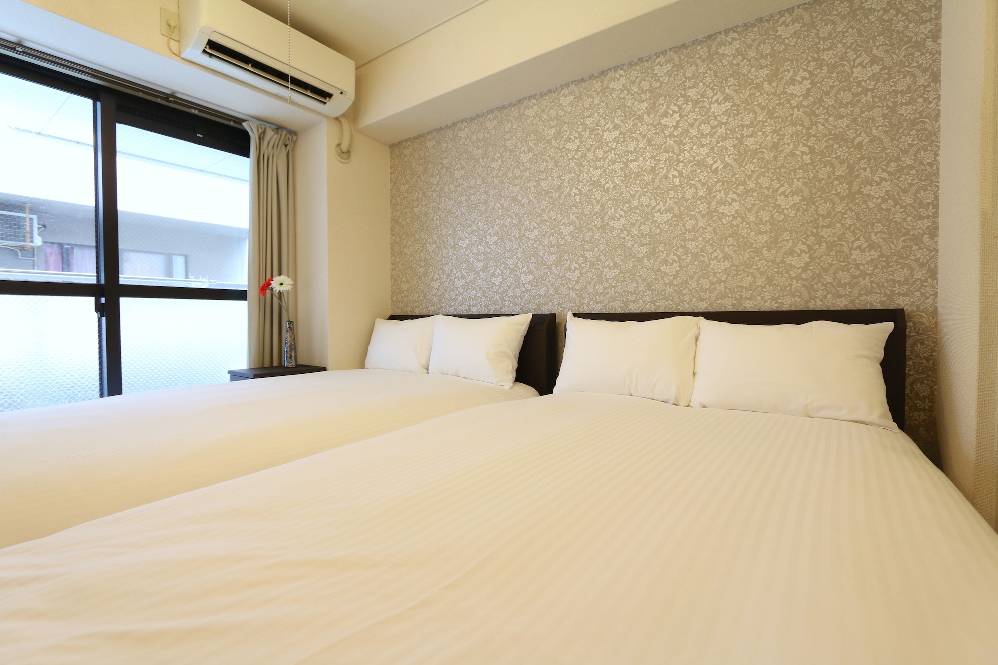 Standard, Twin Beds, Sofa