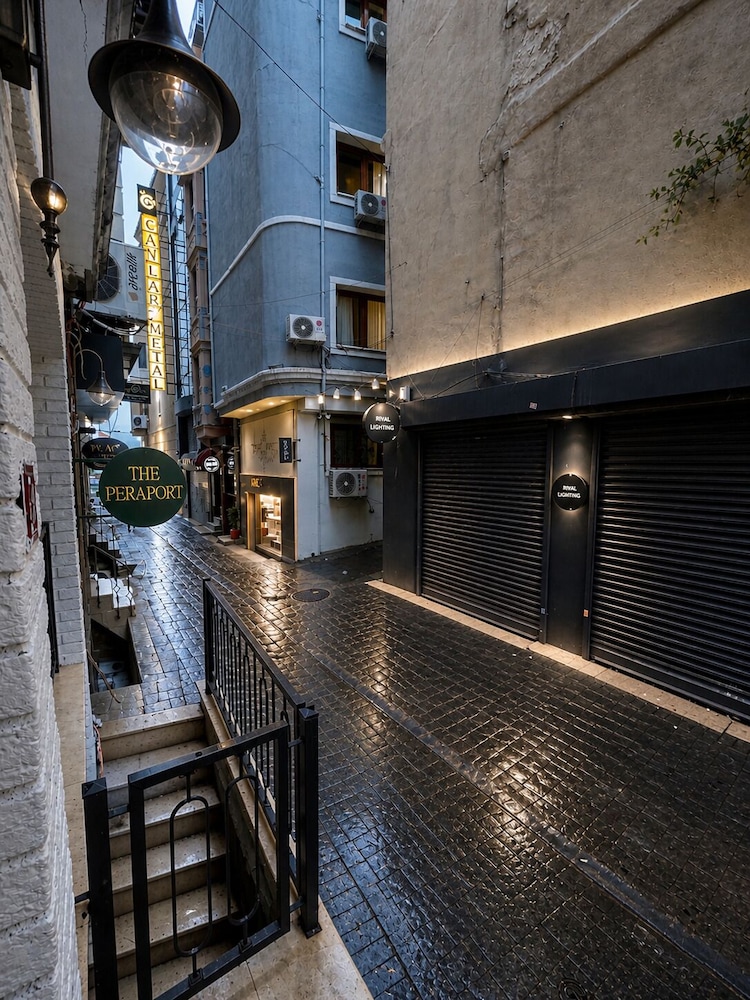 The Peraport Hotel 41/48