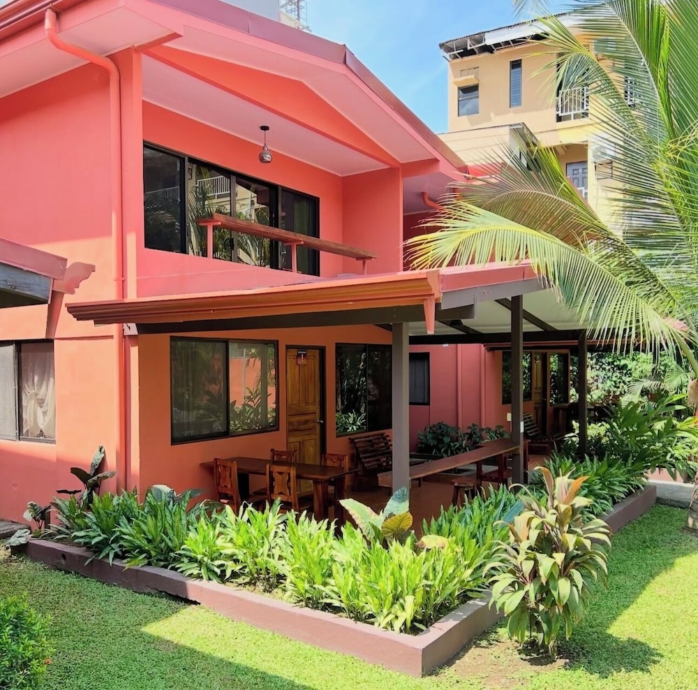 Hotel Los Ranchos 5/50