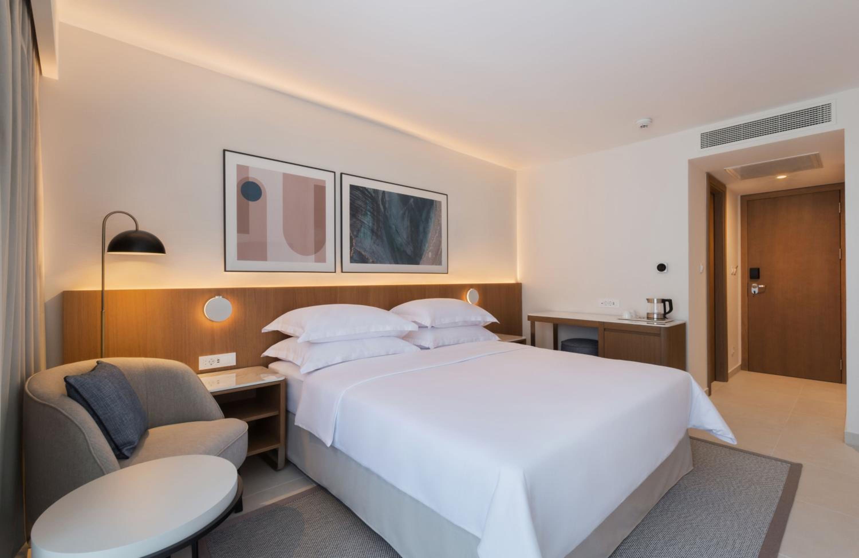 غرفة عائلية بشرفة، Bluesun Hotel Elaphusa 3/6