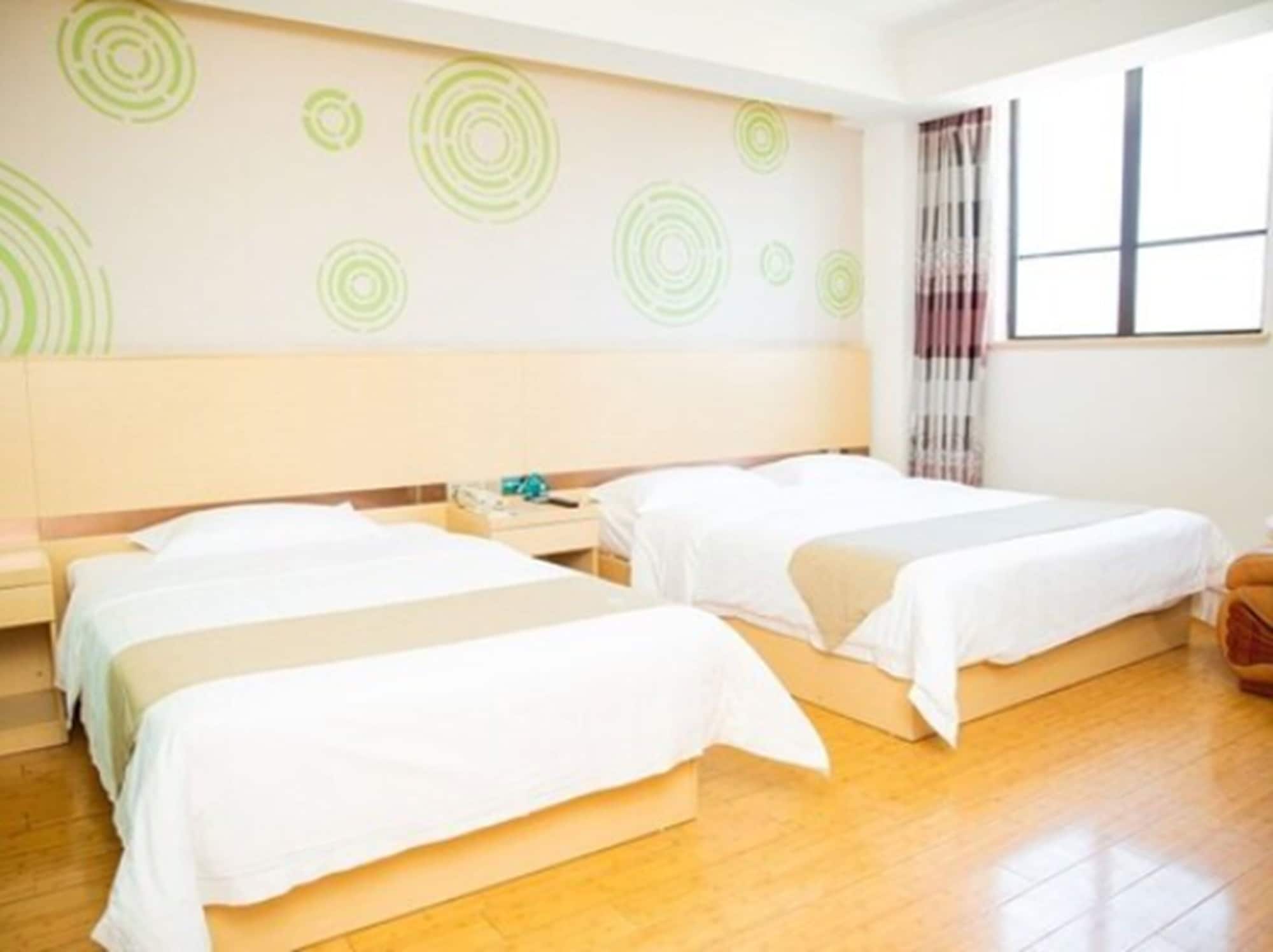 غرفة بسرير كوين، GREENTREE INN SHANGHAI PUDONG NEW DISTRICT SHENMEI EAST ROAD EXPRESS HOTEL 2/4
