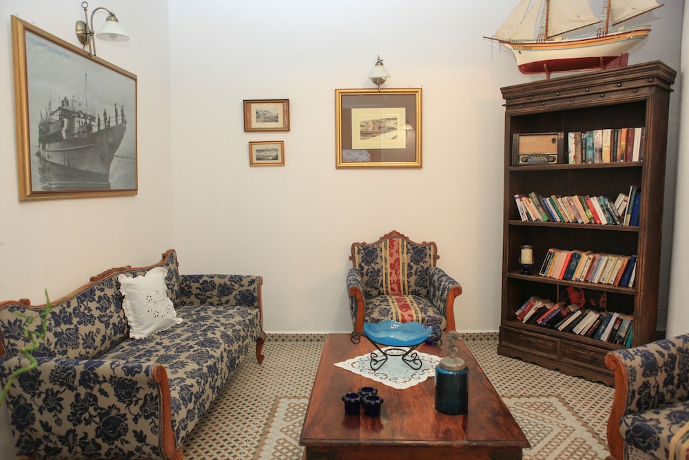 Stafylos Suites Boutique Hotel 24/50