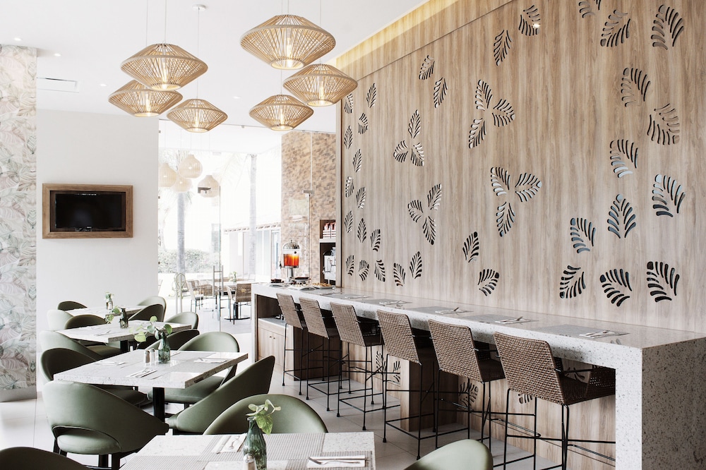 Aurea Hotel And Suites 35/50