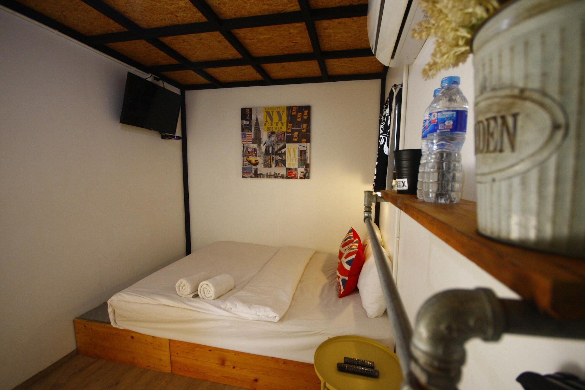 Sweet Box Bed And Breakfast 12/67