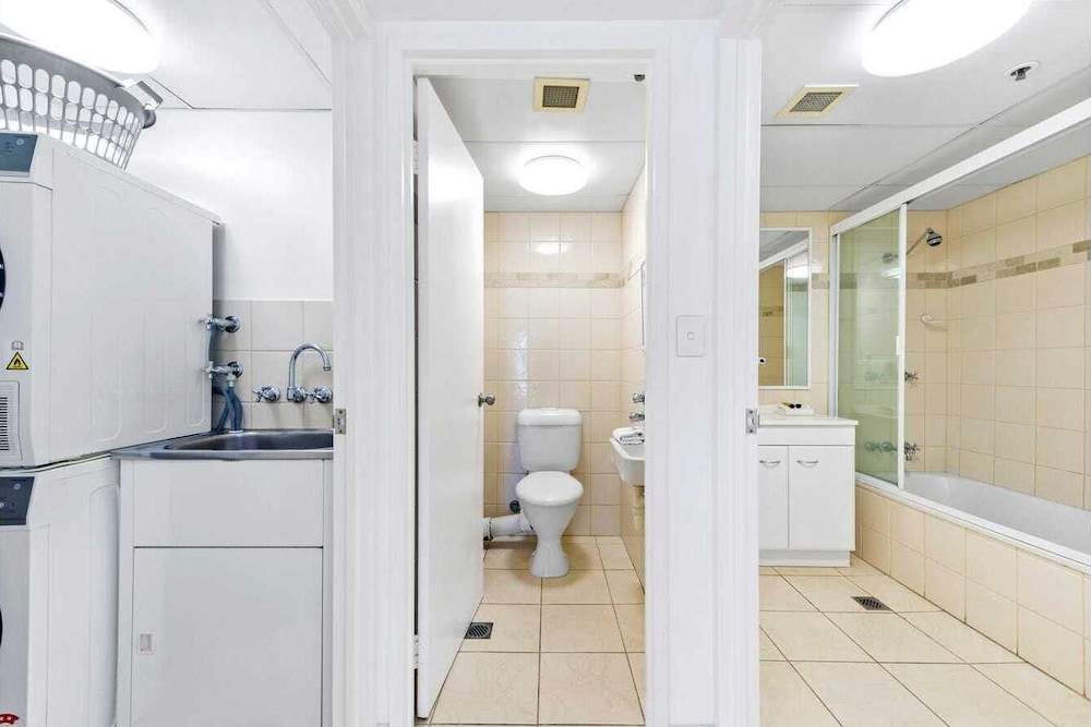 Zenith Ocean Front Apartments 24/50