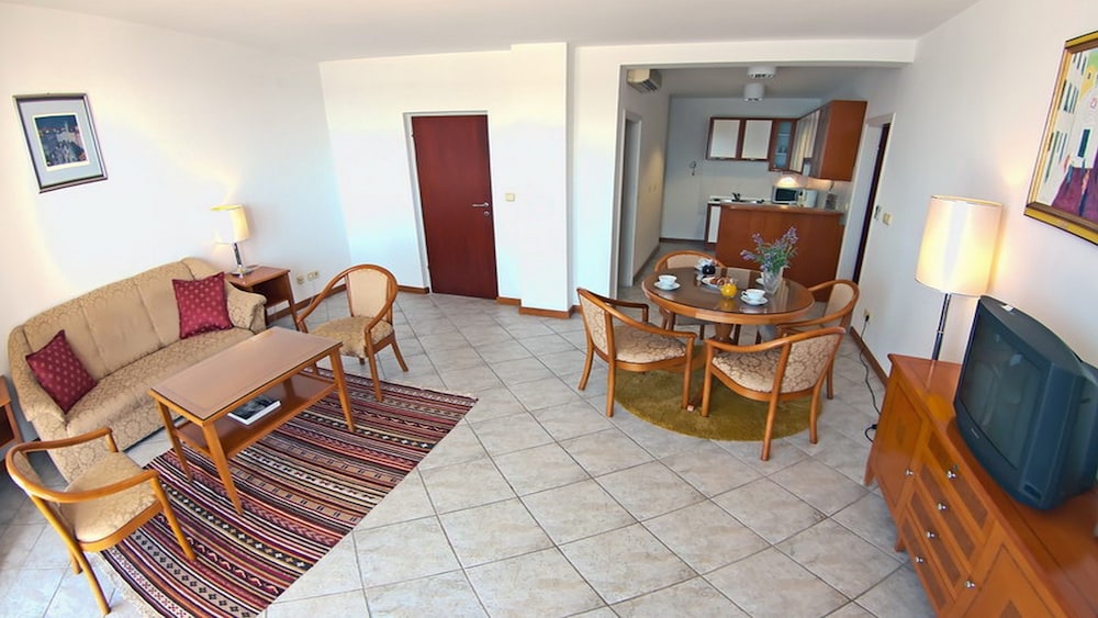 SIPA APARTMENTS 24/50