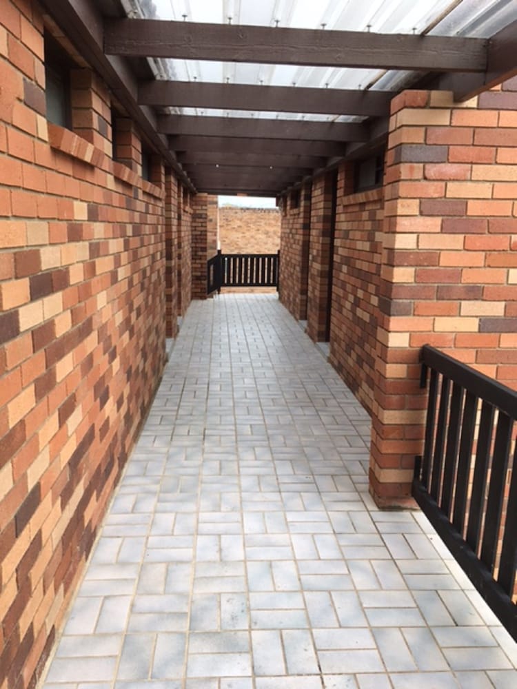 Maclin Lodge 17/36
