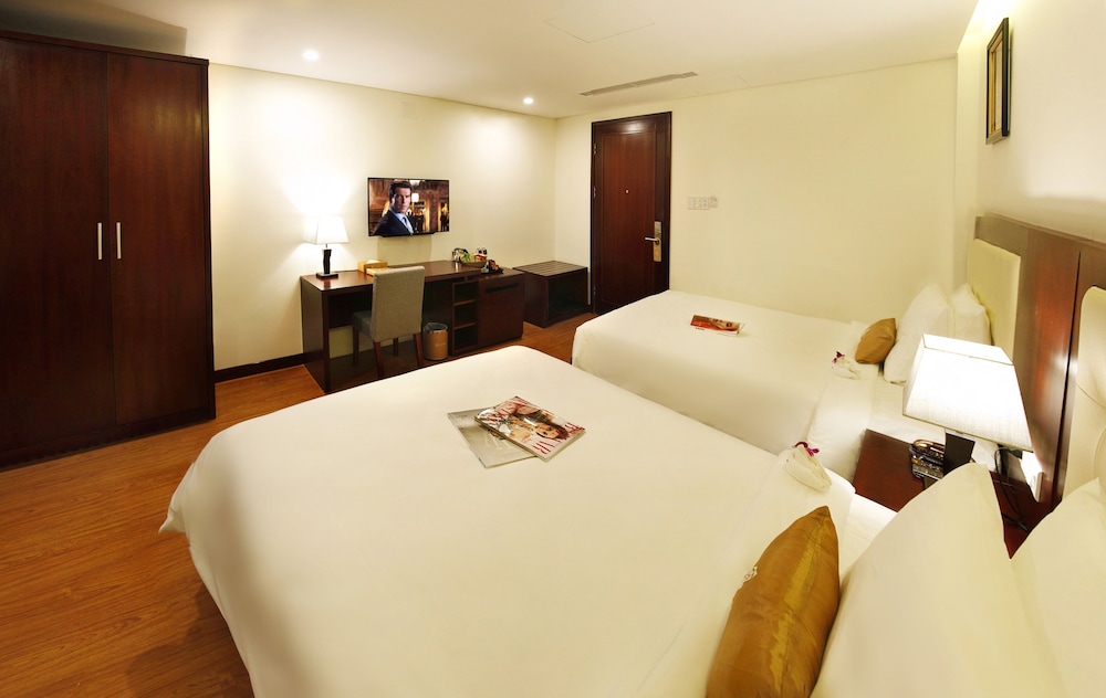 Gemma Hotel 38/63