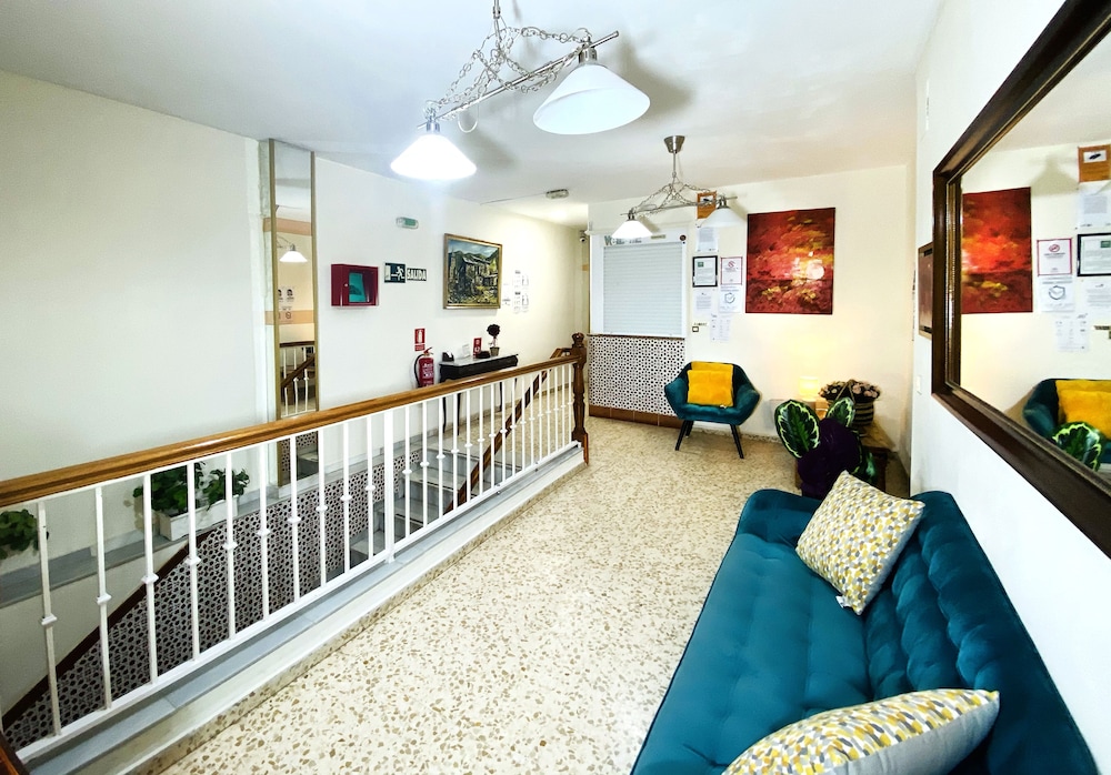 Hostal Azahara 54/70