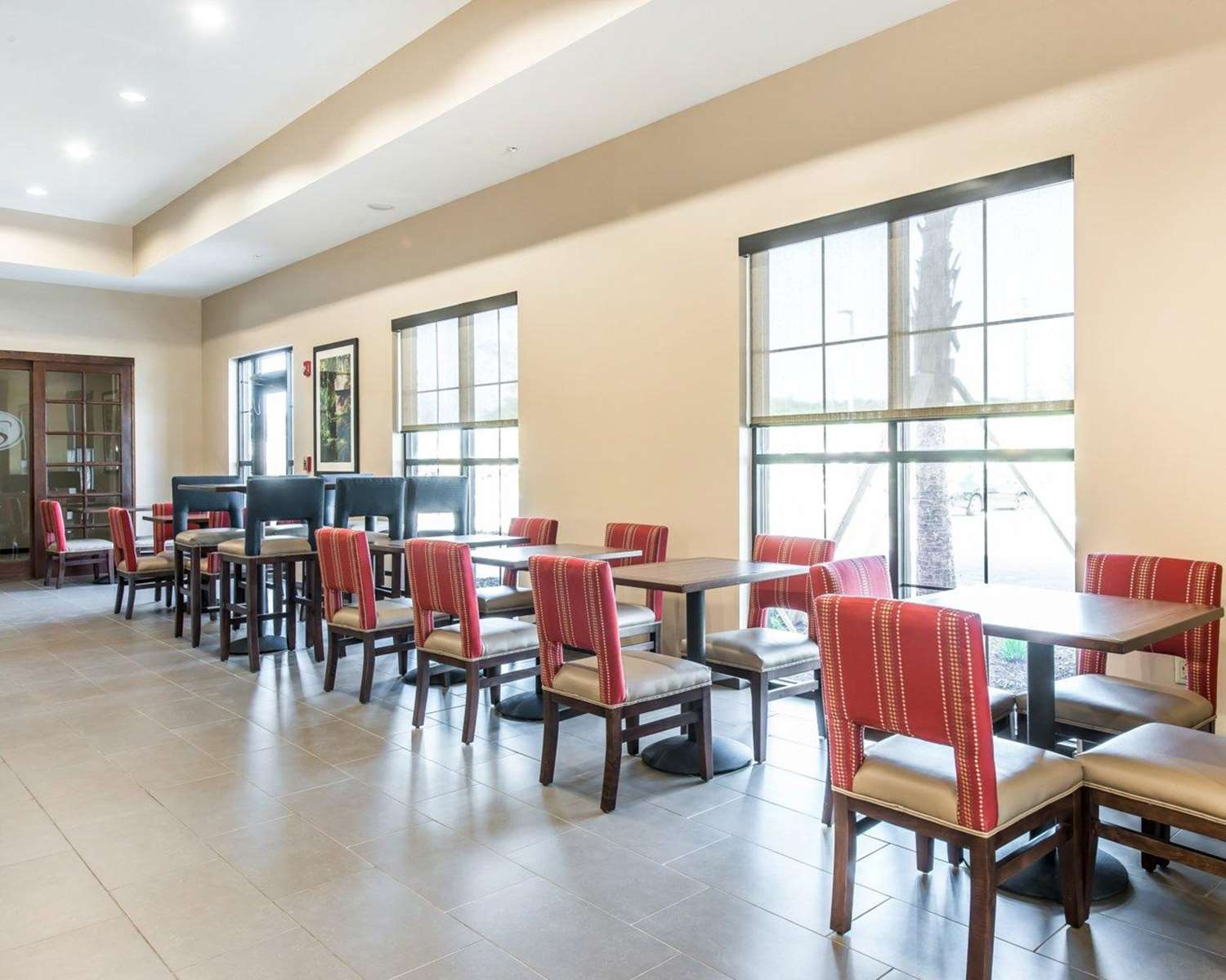 Comfort Suites Dunnellon near Rainbow Springs 29/40