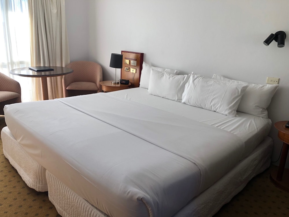 Matador Motor Inn 28/80