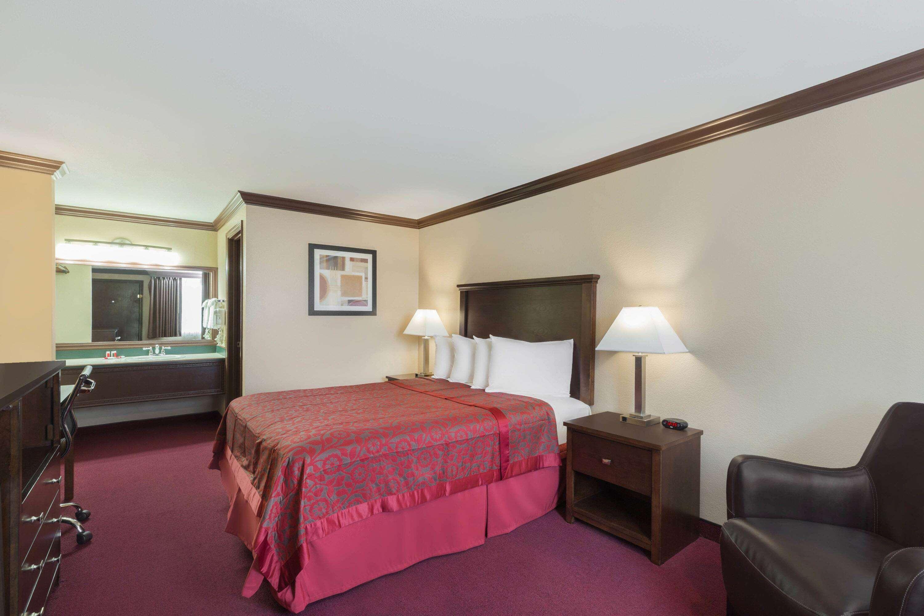 Deluxe, Double Bed