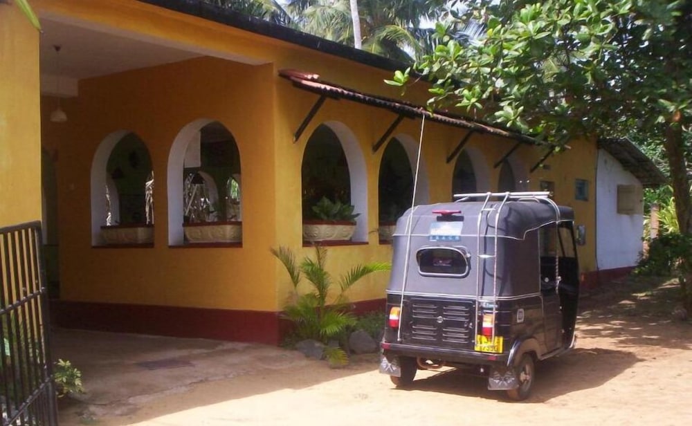 Ravana Beach Cabanas 2/36