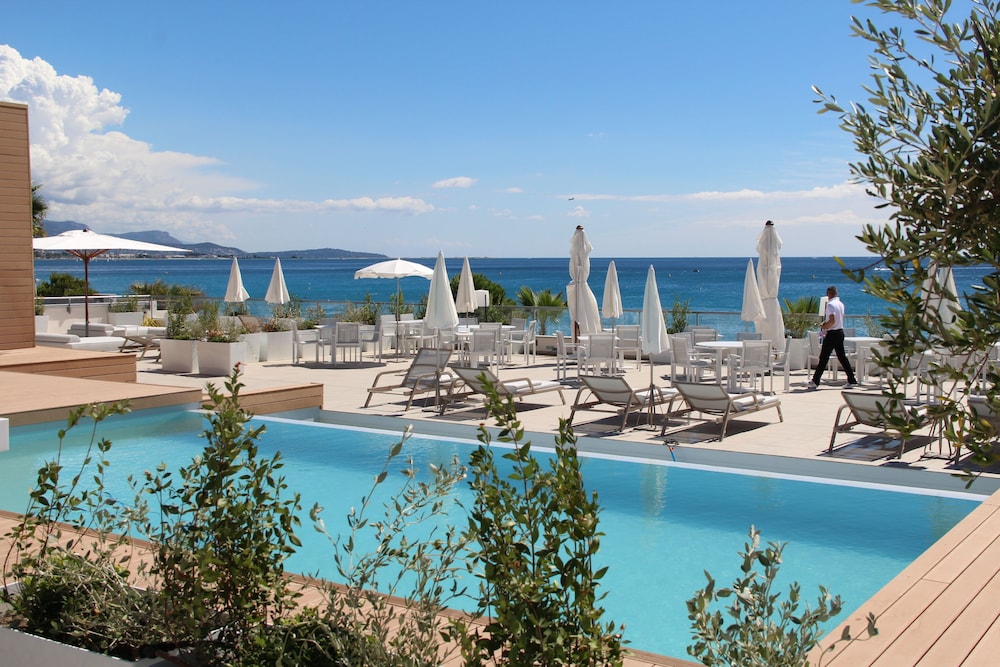 swimming pool spa