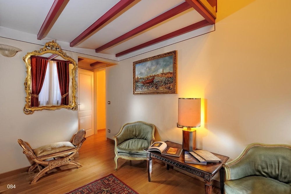 Ca Dell Arte Hotel 48/71