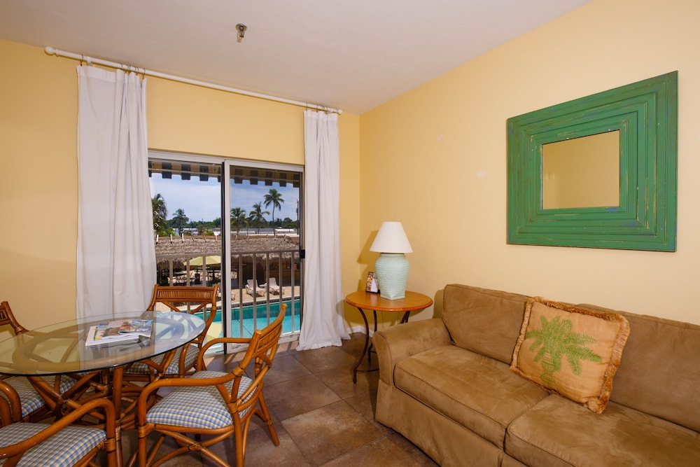 Naples Garden Inn 37/57