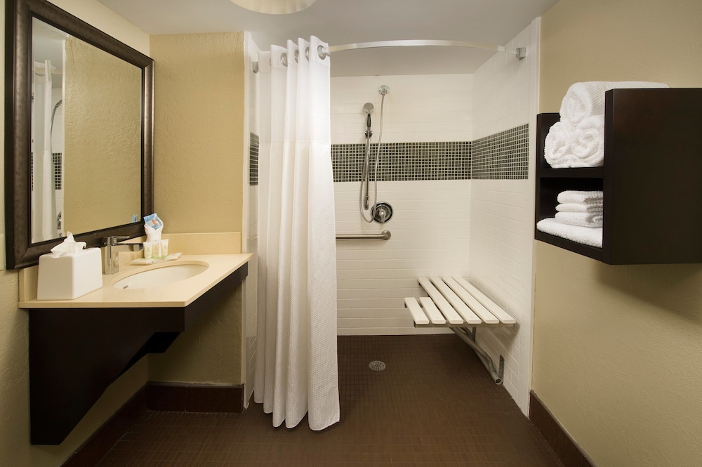 Staybridge Suites Miami Doral Area 18/55
