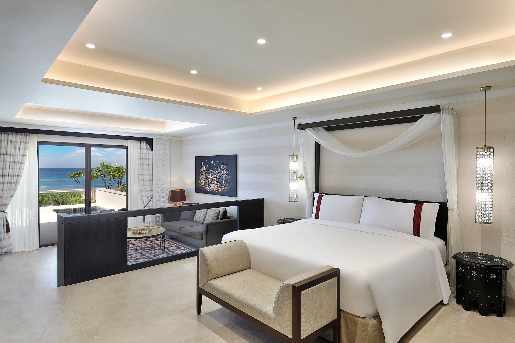 جناح بسرير كينج بإطلالة على البحر بشرفة، Al Manara A Luxury Collection Hotel Saraya Aqaba 2/4