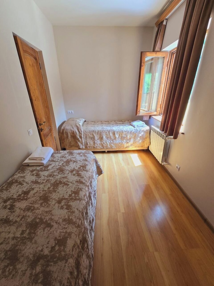 Family, Cabin, Queen and Twin Beds