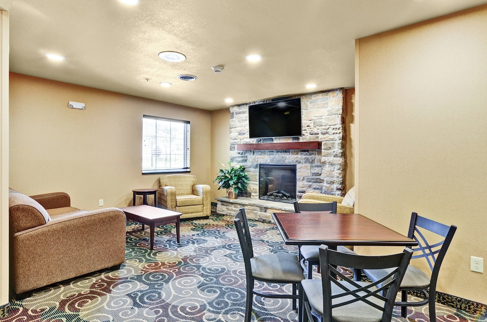 Cobblestone Inn & Suites - Ambridge 30/49