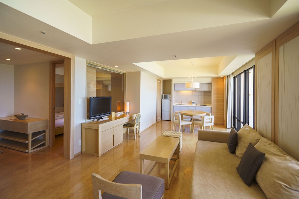 Moon Ocean Ginowan Hotel & Residence 30/50
