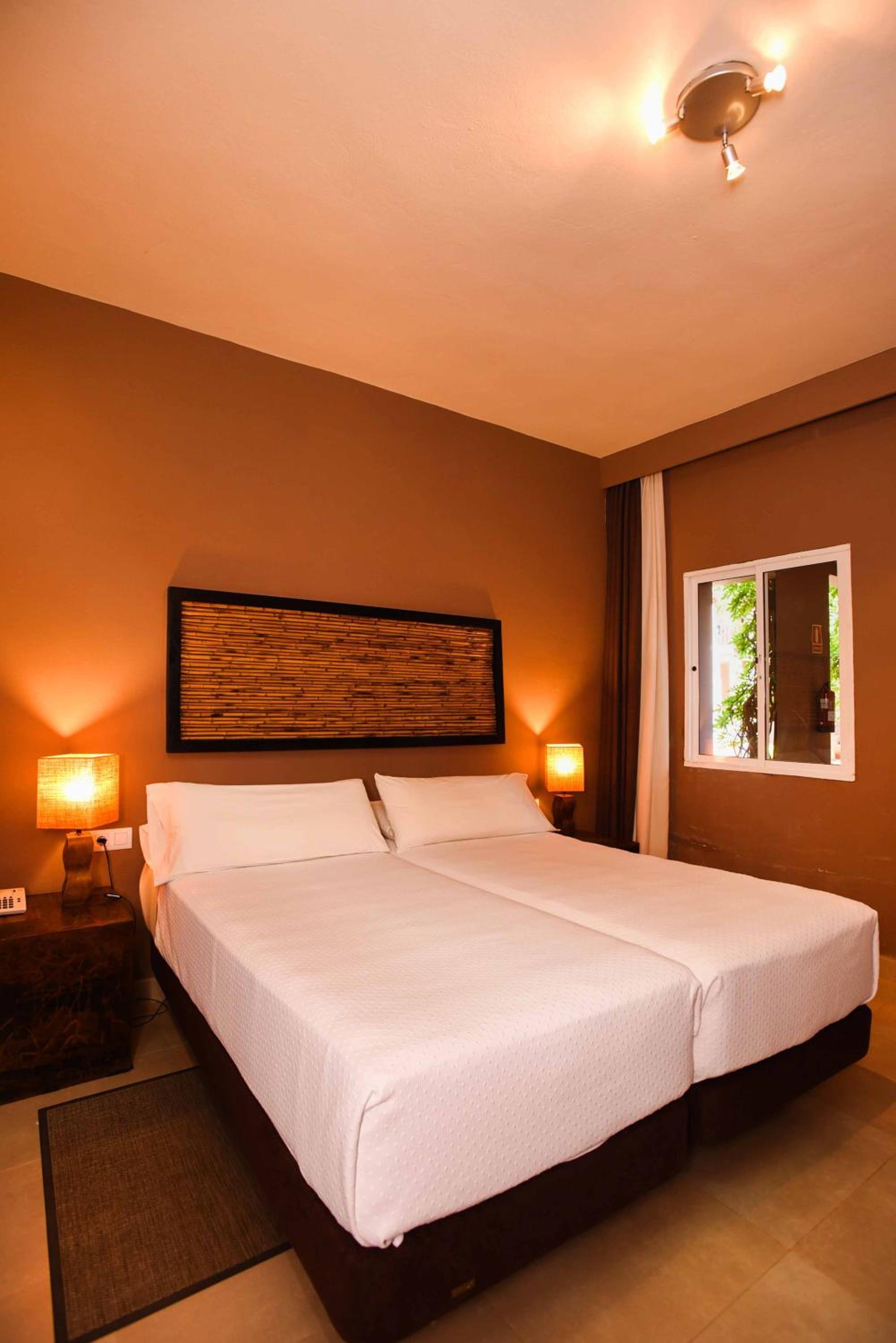 Chillout Hotel Tres Mares 7/50