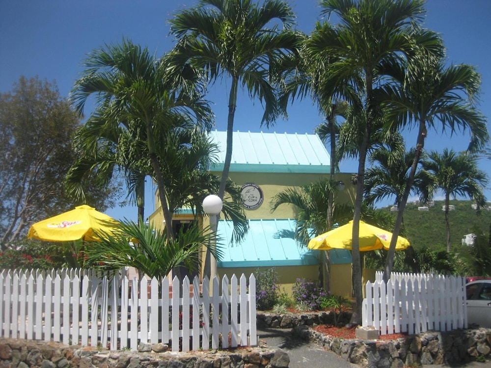 Flamboyan On the Bay Resort And Villas 9/61