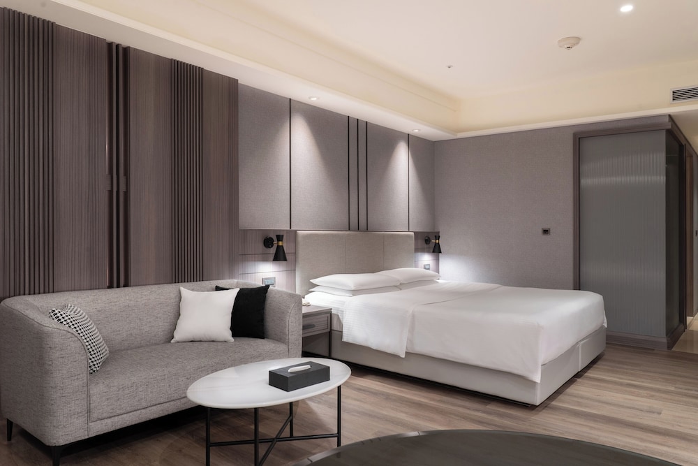 E-Da Royal Hotel 27/66