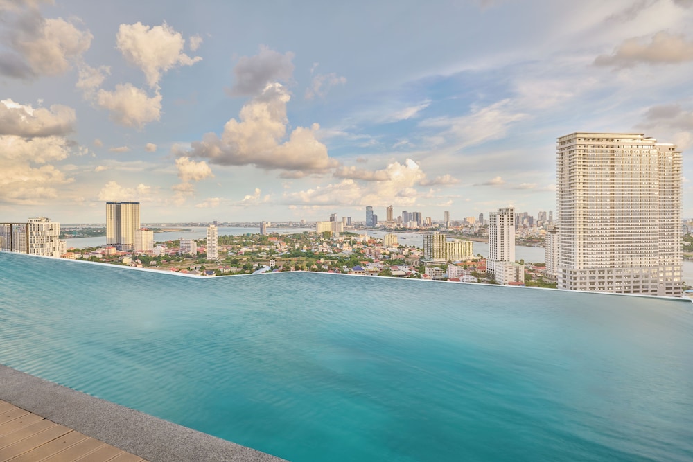 The Peninsula Phnom Penh 42/50