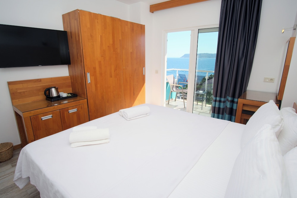 ROOM, DOUBLE OR TWIN BED, SEA VIEW