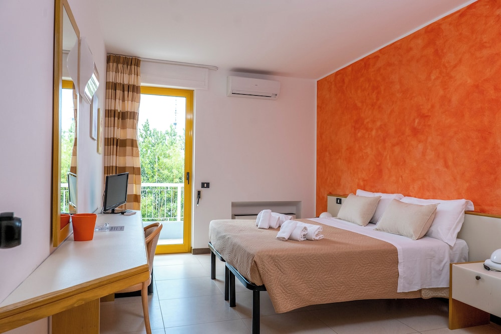 Hotel Santa Lucia 30/71