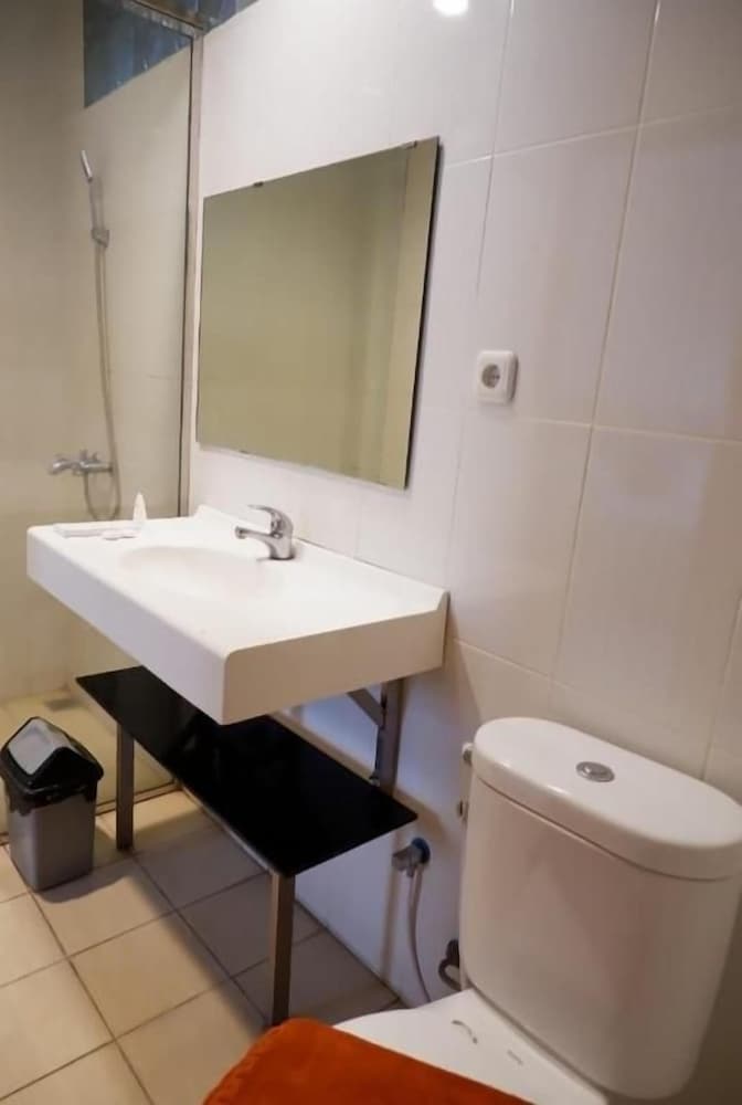 Hotel Netral Jombang 34/34