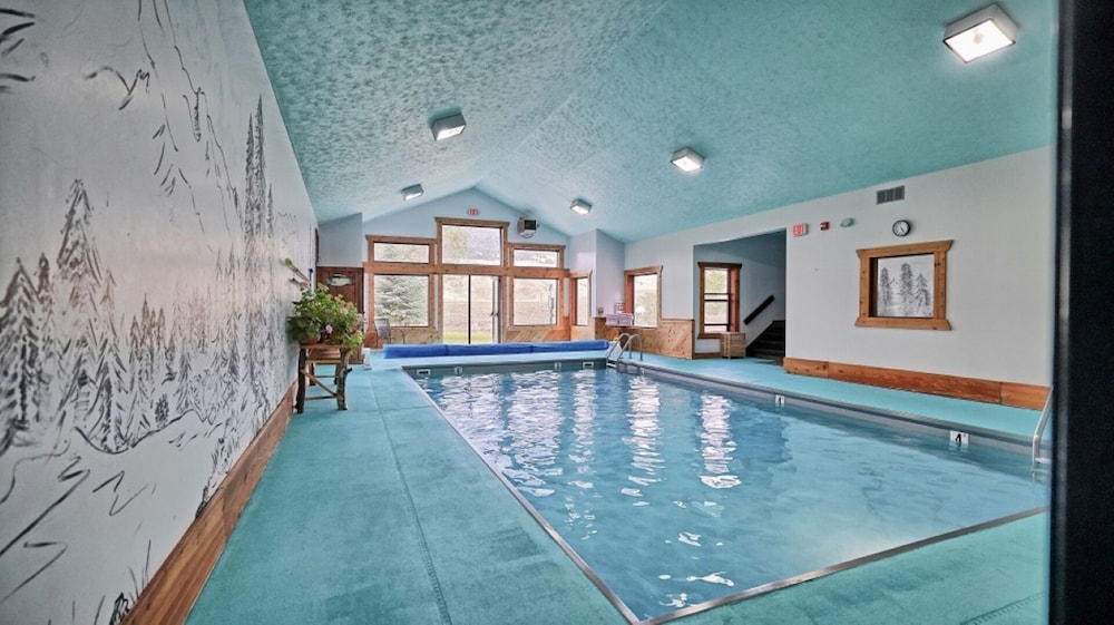 Yellowstone Village Inn and Suites 12/36