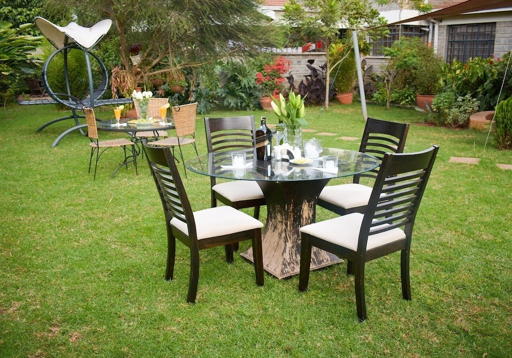 Fair Acres Boutique Hotel 60/71