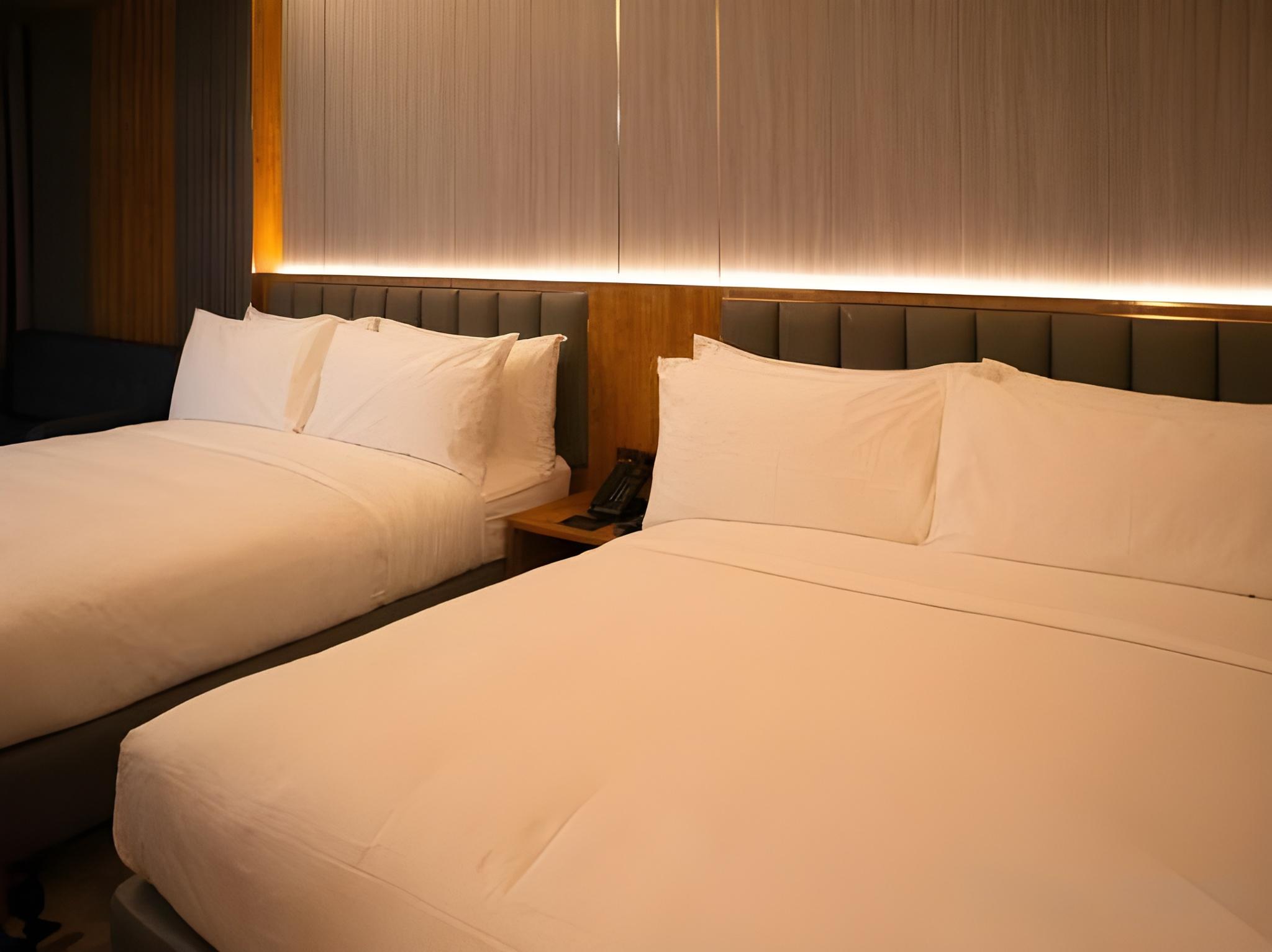 Deluxe, Executive, 2 Queen Beds
