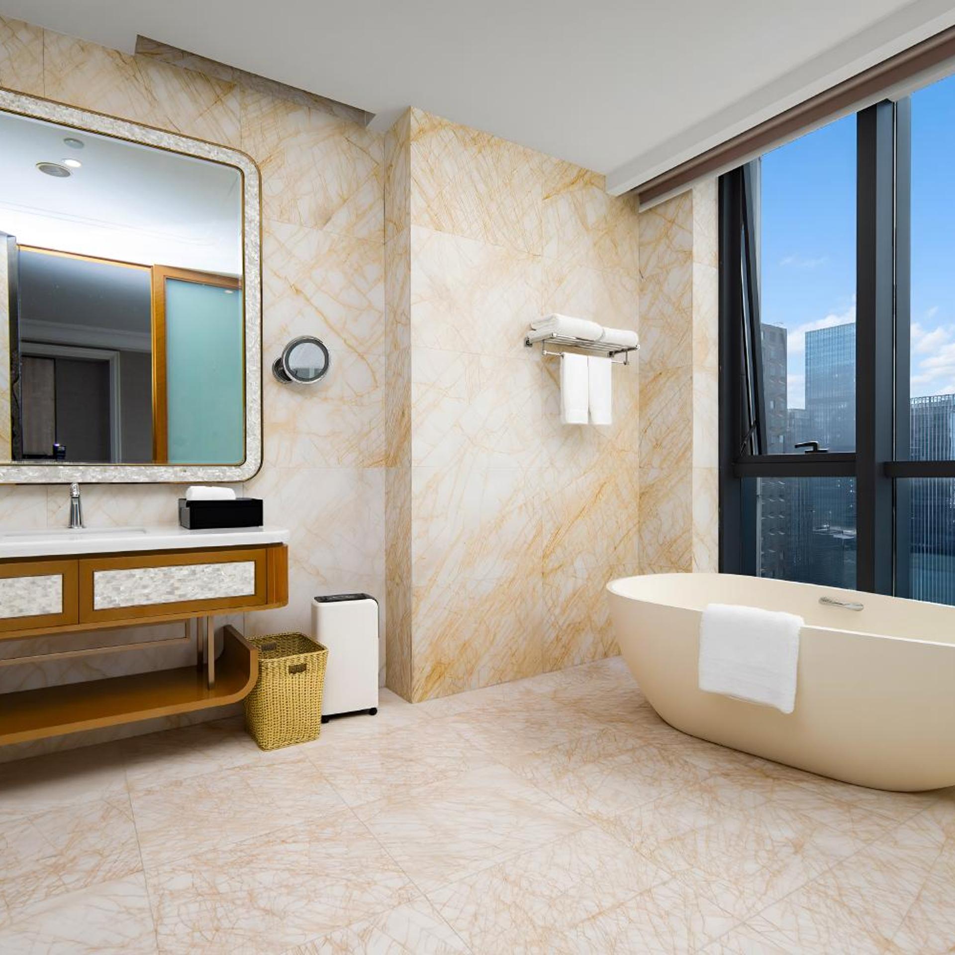 Harmony Hotel Shenzhen 81/82