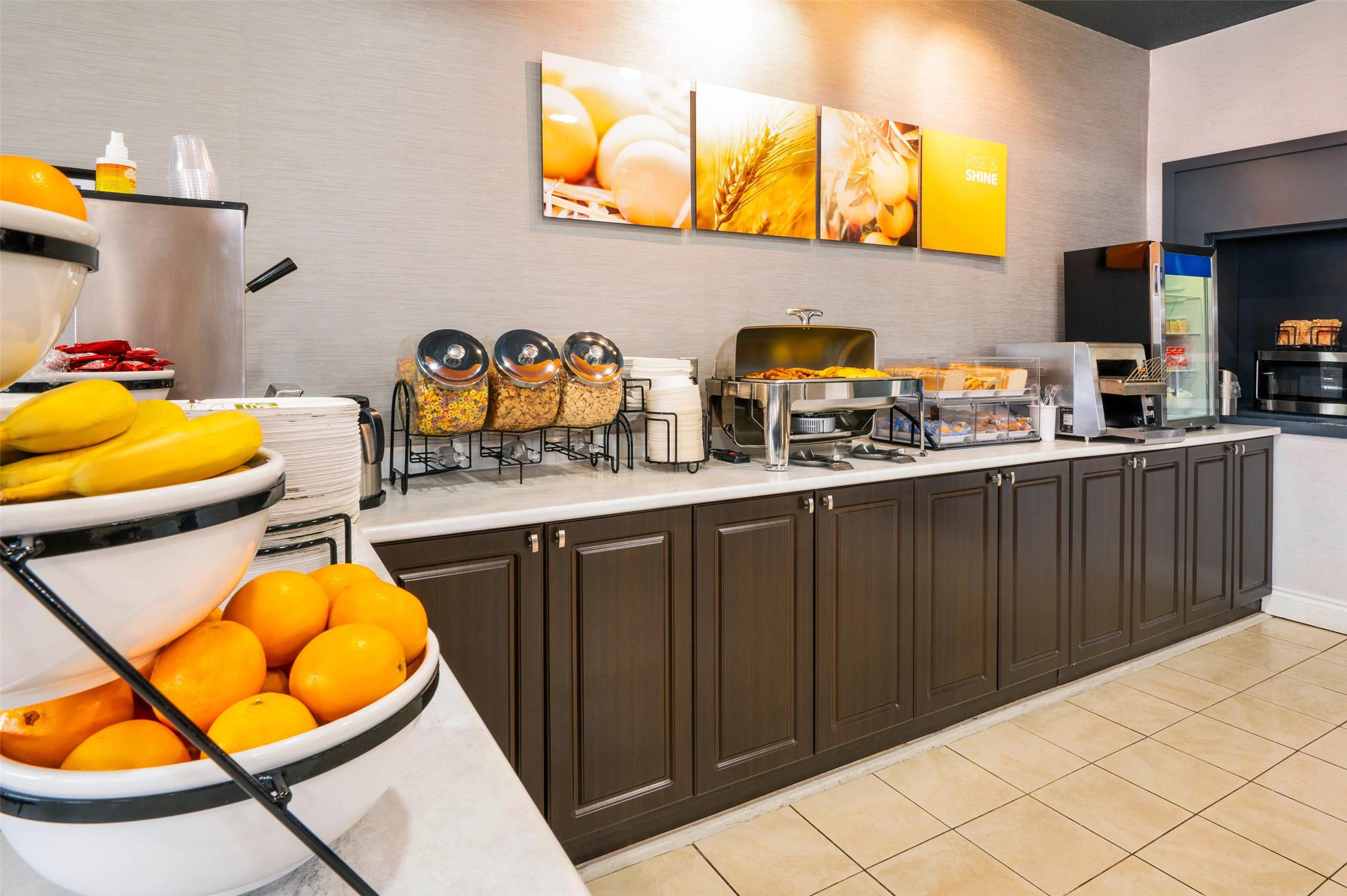 Comfort Hotel & Suites Peterborough 7/10