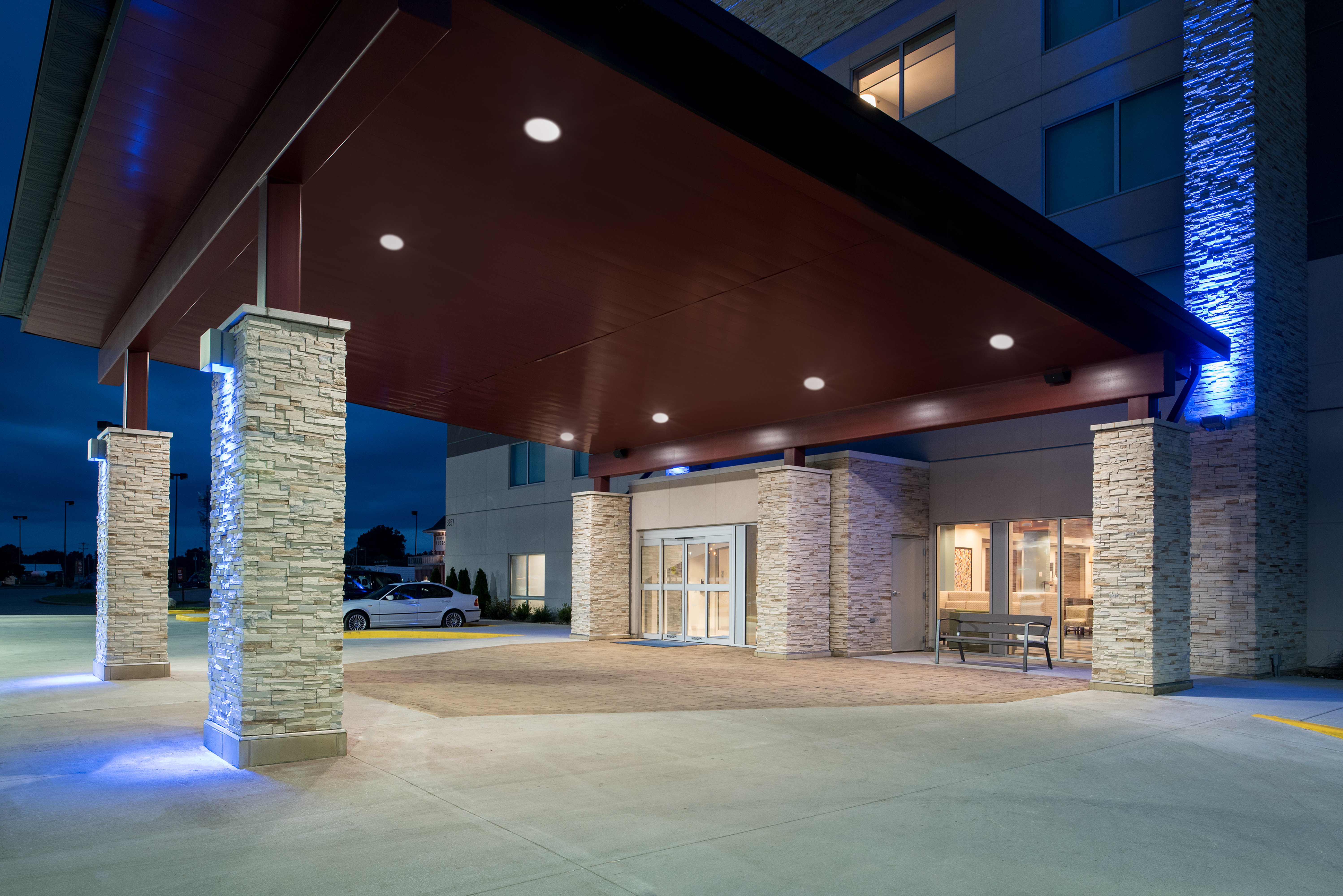 Holiday Inn Express Suites Kingdom City 14/53