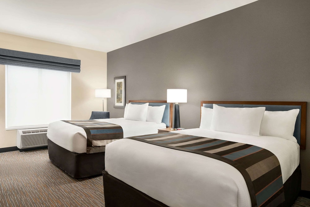 Courtyard by Marriott Seattle SeaTac Airport 17/49