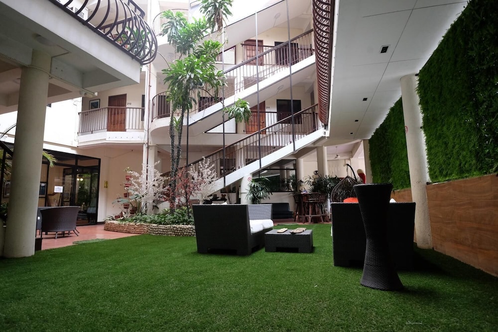 Kiwi Hotel 46/50